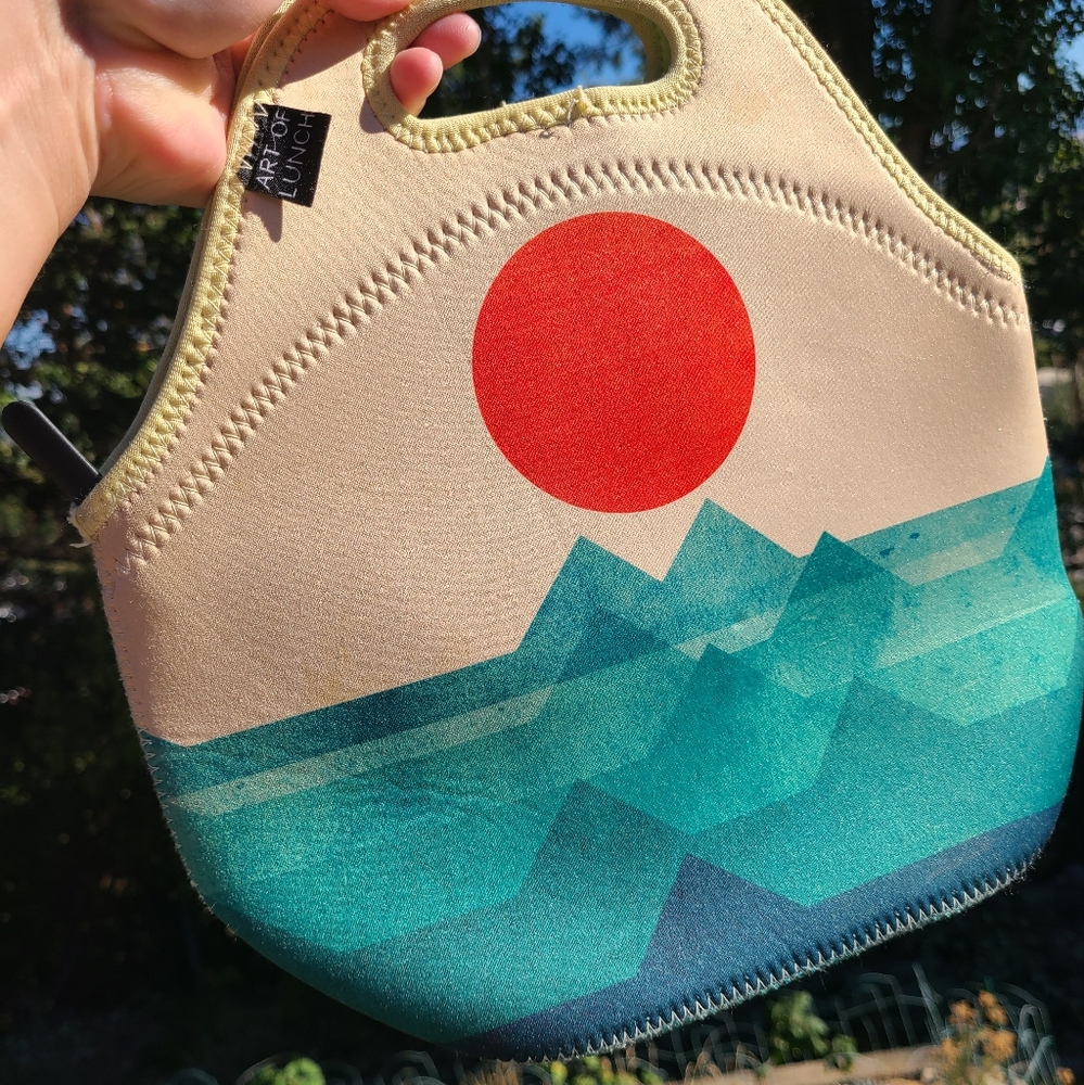 Art of Lunch Insulated Lunch Bag with Sunrise Geometric Design for Picnics - Picture 2 of 8